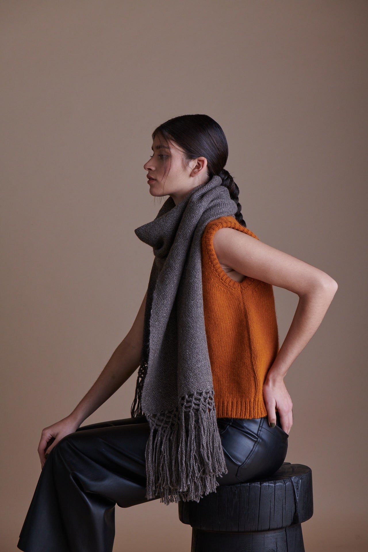 Estola Altiplano Grafito