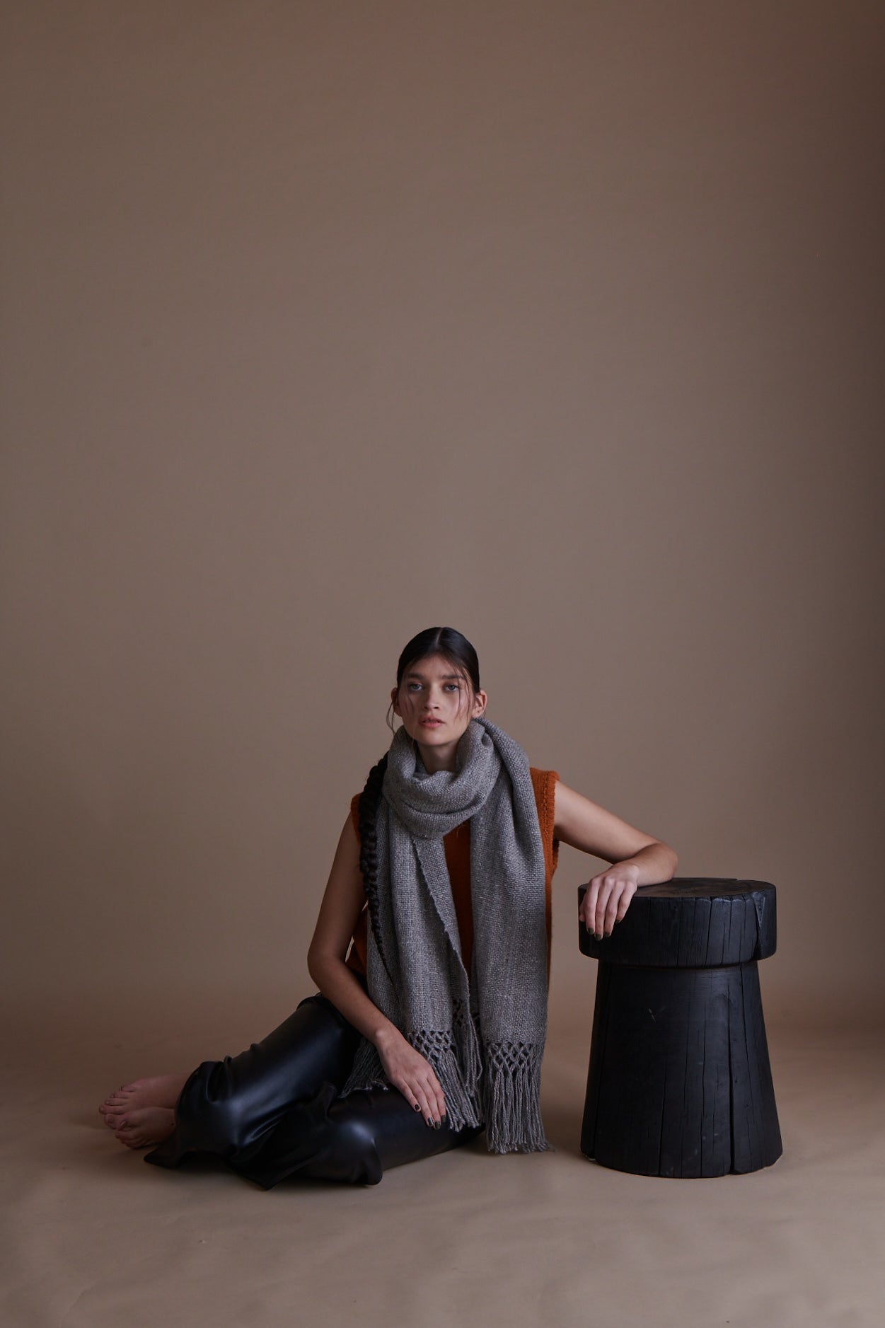 Estola Altiplano Grafito