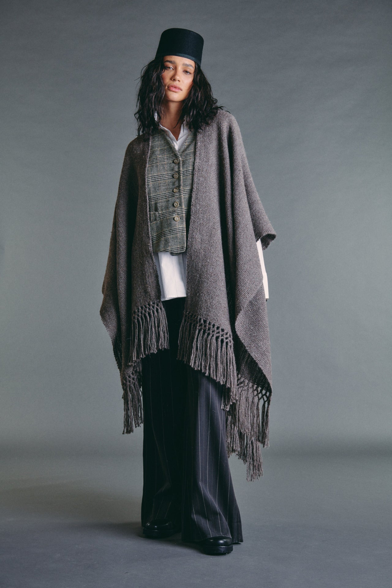 Ruana Altiplano Grafito