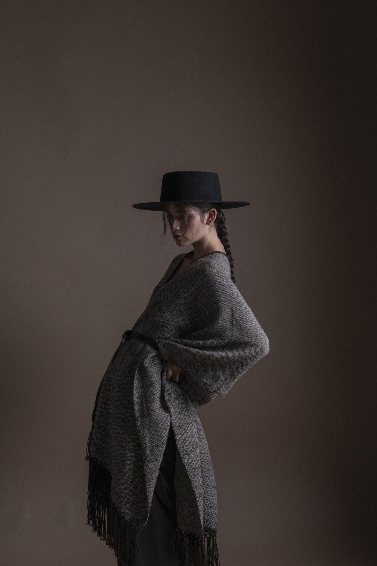 Ruana Andes Negro ( PRE-ORDER )