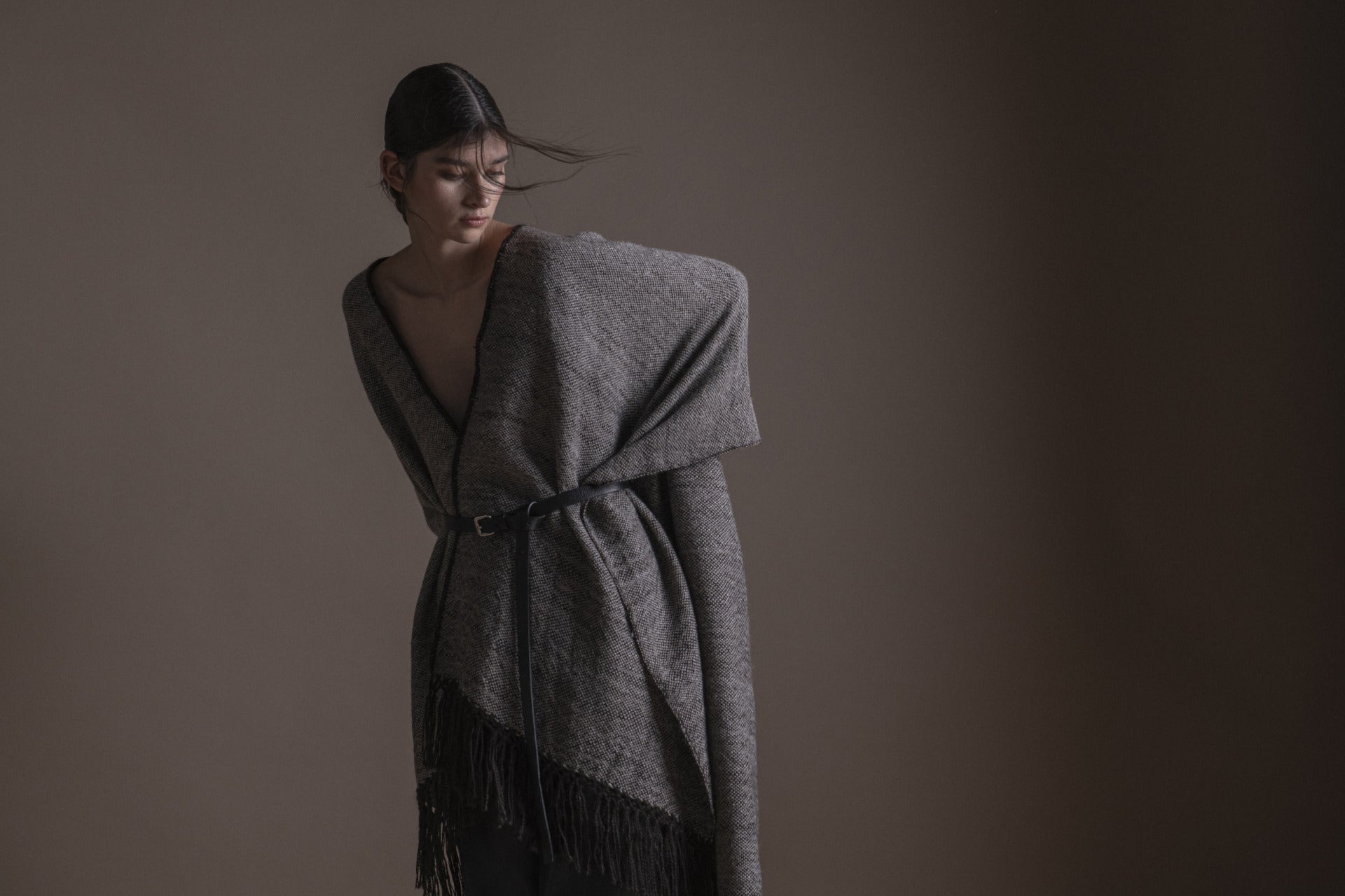 Ruana Andes Negro ( PRE-ORDER )