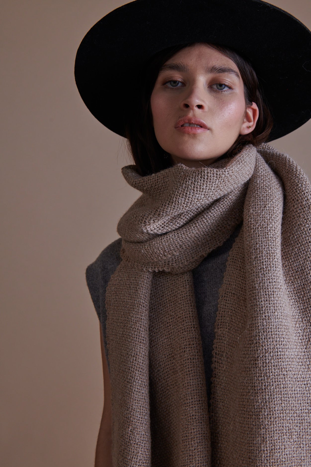 Altiplano Sand Stole